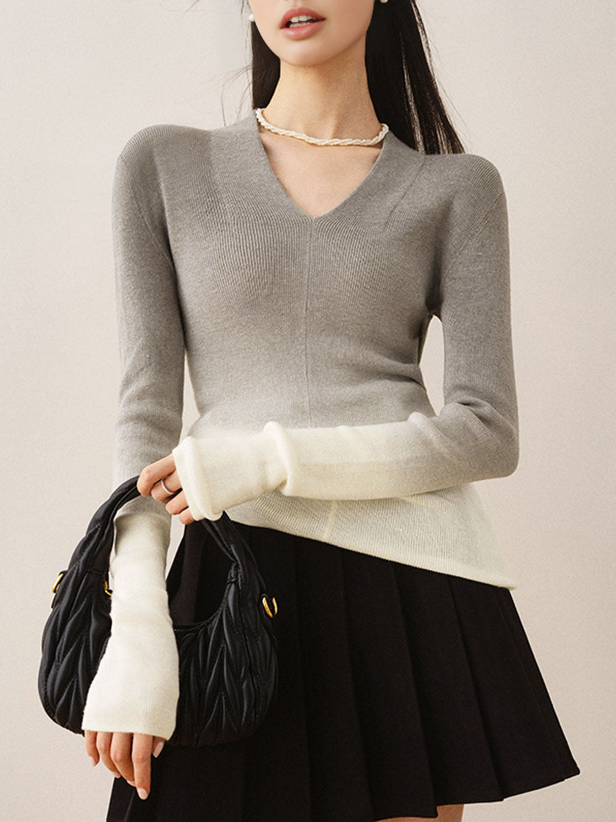 V-Neck Gradient Slim Knit Top