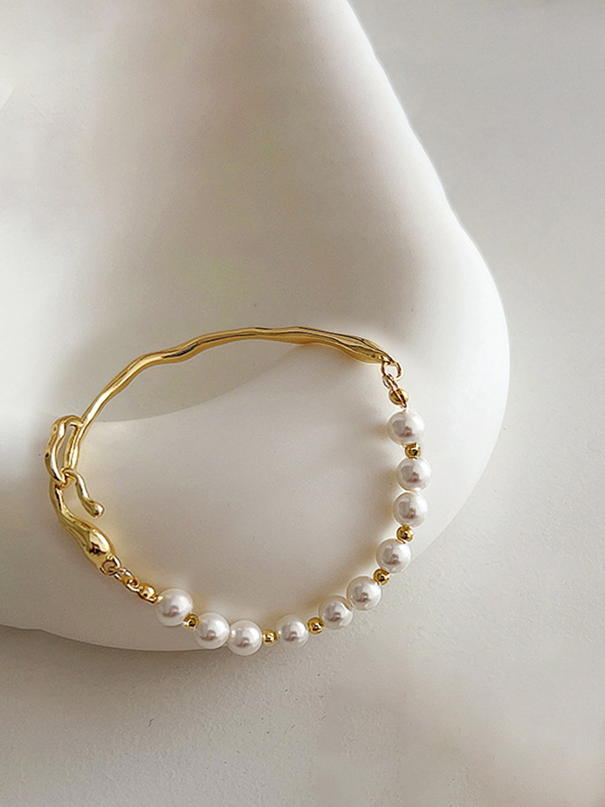 Irregular Metal Pearl Bracelet