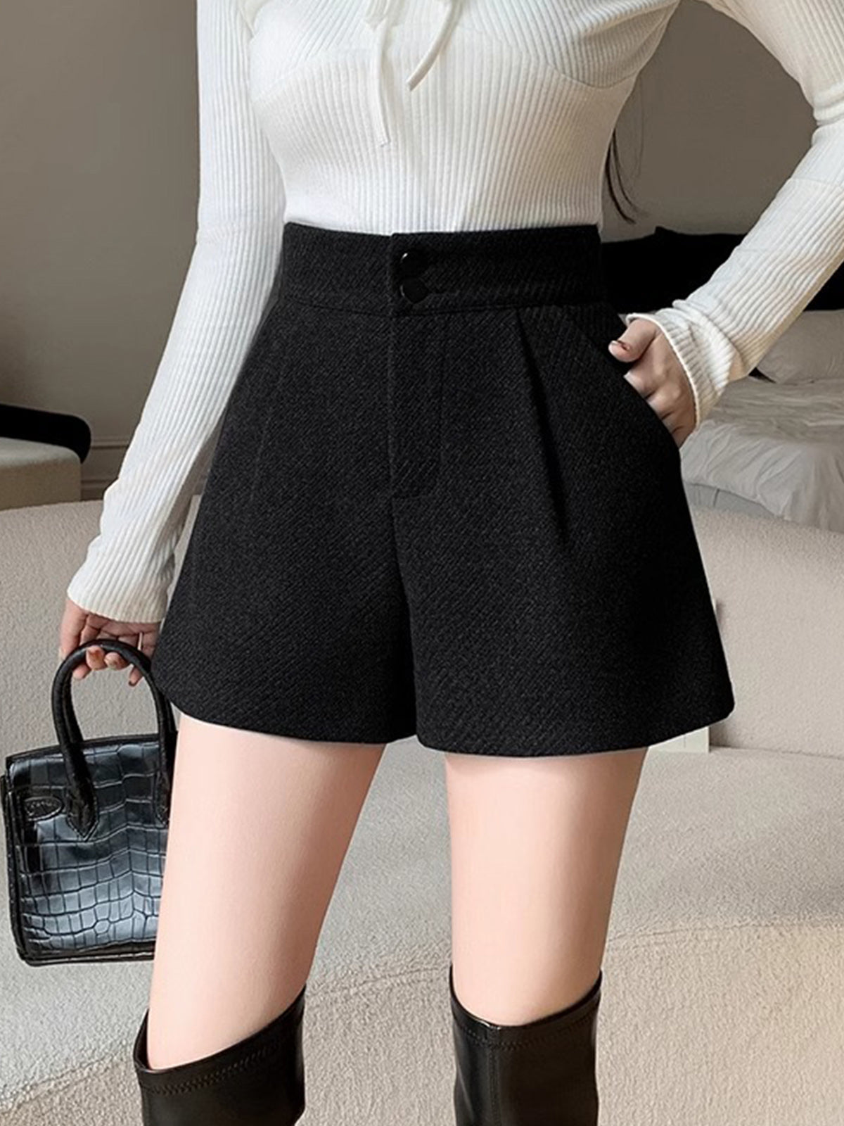 Mid-Waist Tweed Pockets Wide-Leg Shorts